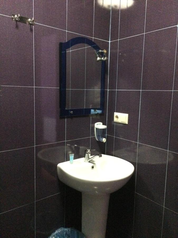 Hotel Albatros Батуми Екстериор снимка