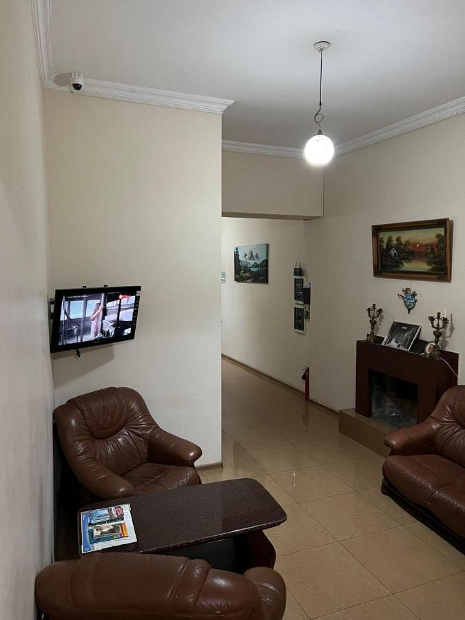 Hotel Albatros Батуми Екстериор снимка