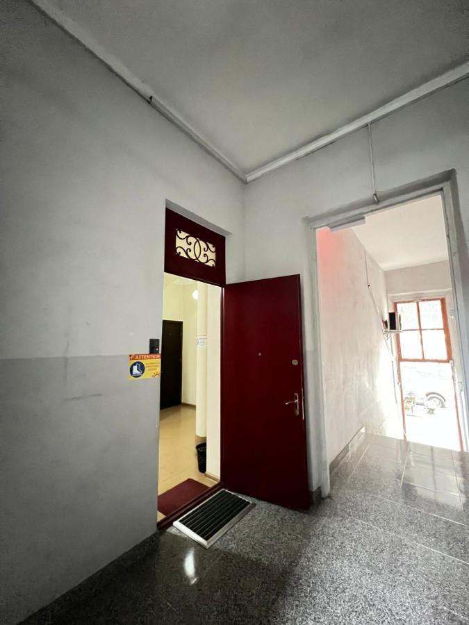 Hotel Albatros Батуми Екстериор снимка
