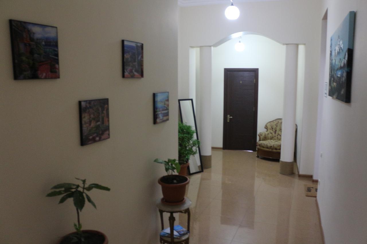 Hotel Albatros Батуми Екстериор снимка