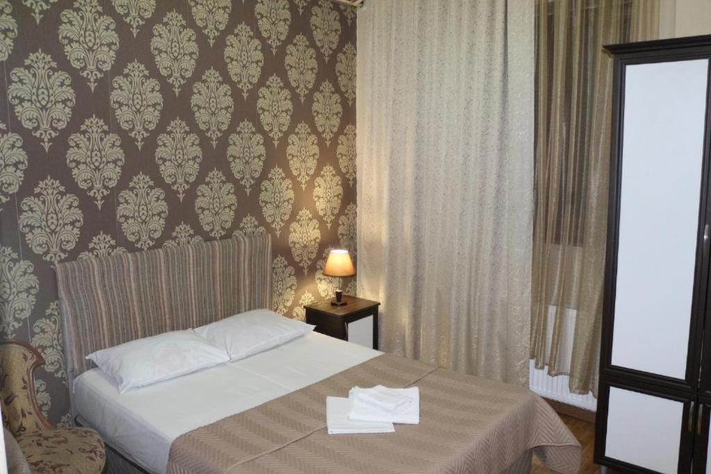 Hotel Albatros Батуми Екстериор снимка