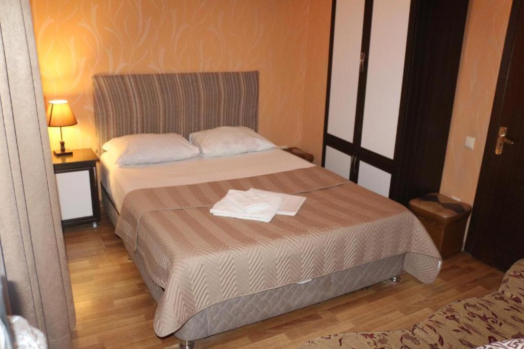 Hotel Albatros Батуми Екстериор снимка